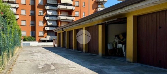 16m² Garage in Cremona, Italy No. 354219 9