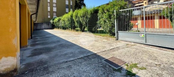 16m² Garage in Cremona, Italy No. 354219 8