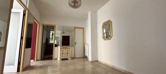 4 bedrooms Apartment in Florence, Italy No. 321336 3