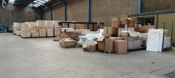 9200m² Commercial property in Tricot, France No. 254660 4