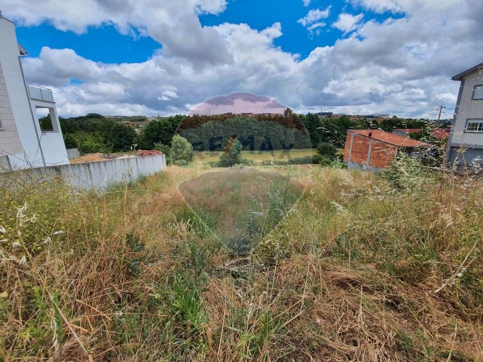 Земельный участок 828м² в Браганса, Португалия № 90472