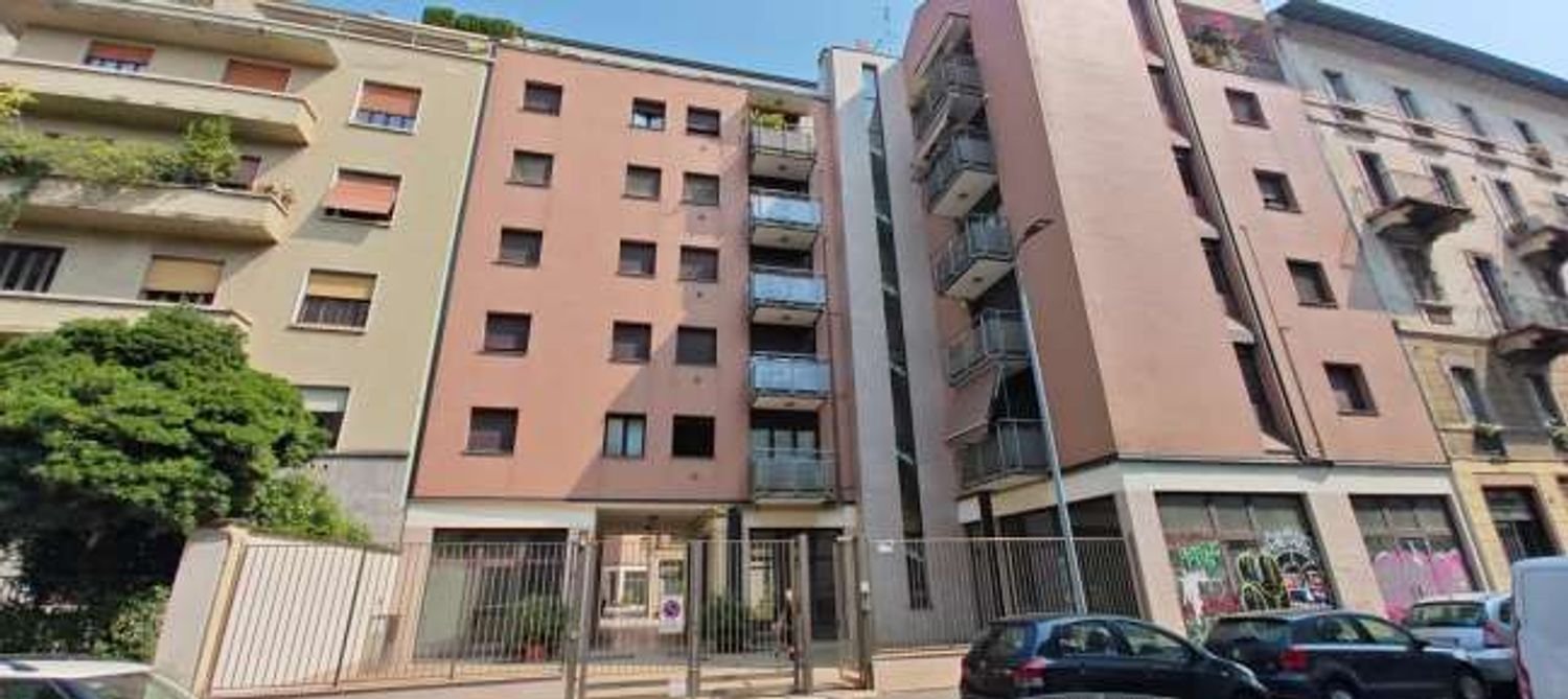 42m² Commercial property in Milan, Italy No. 250424