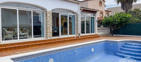 3 bedrooms Villa in Lloret de Mar, Spain No. 10747 2