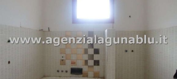 320m² Building in Mazara del Vallo, Italy No. 144650 2