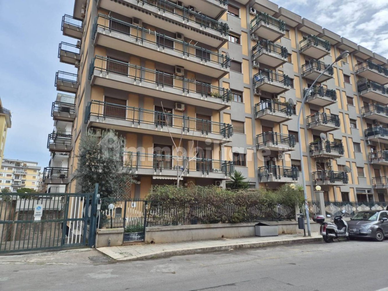 Квартира с 4 спальнями в Палермо, Италия № 115301