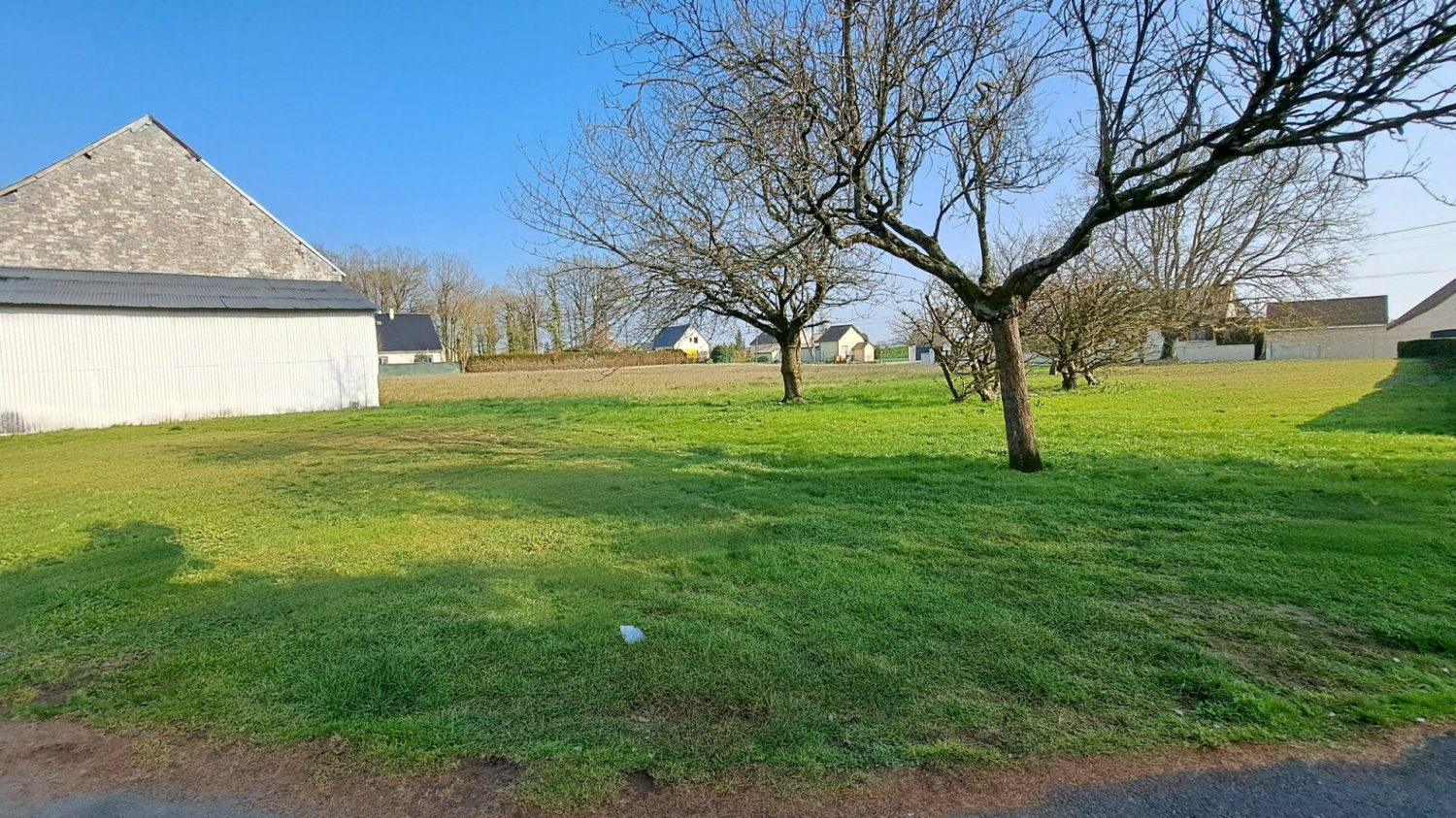 Grundstück in Neuvy-le-Roi, France, Nr. 81193