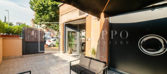 2-salle Propriété commerciale à Rome, Italy No. 311790 2