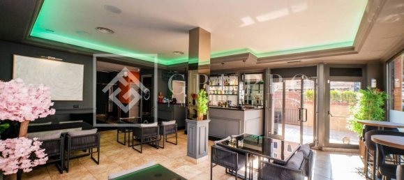 2-salle Propriété commerciale à Rome, Italy No. 311790 5