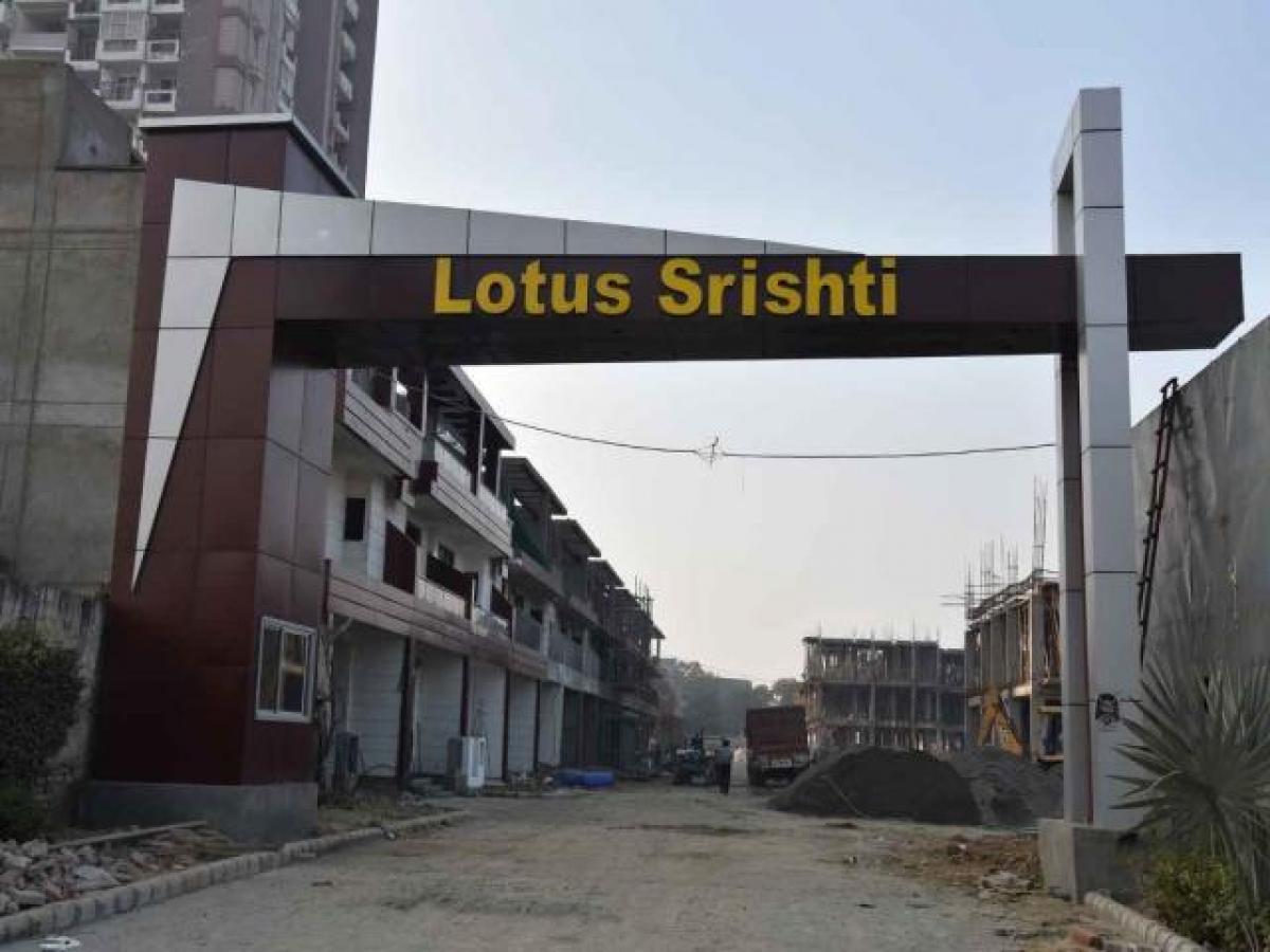 2 Schlafzimmer Haus in Noida, India, Nr. 64165