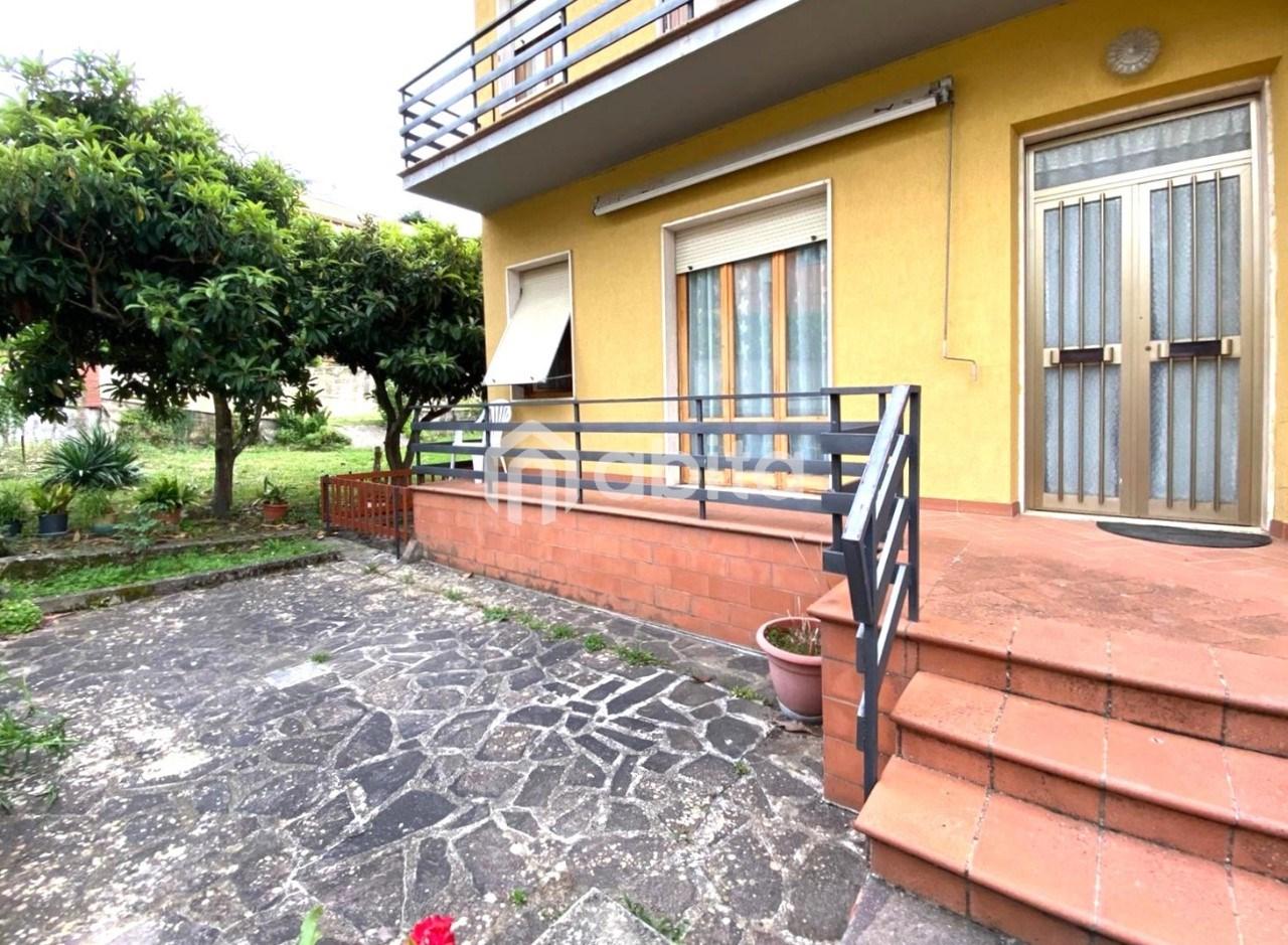 5 rooms Apartment in Bucine, Italy No. 125563