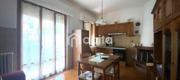 5 rooms Apartment in Bucine, Italy No. 125563 4