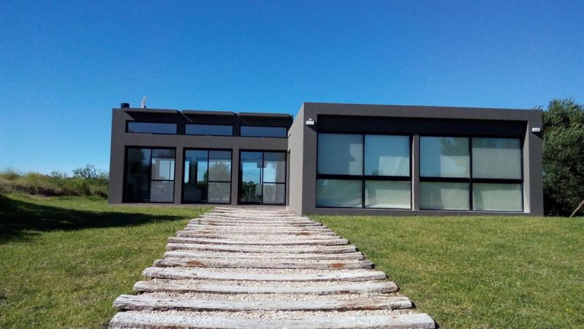 4 bedrooms House in Mar del Plata, Argentina No. 74255