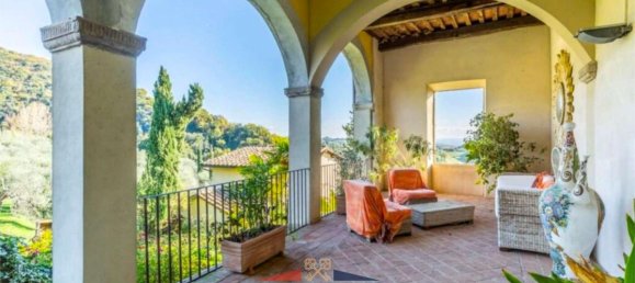 9 bedrooms Villa in Lucca, Italy No. 546 11