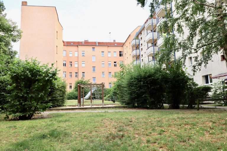 Квартира с 3 комнатами в Фридрихсхайн, Германия № 23071