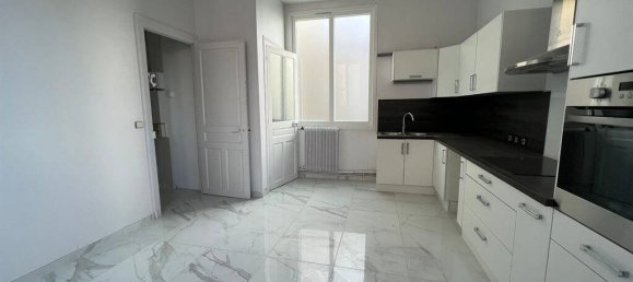 3 Schlafzimmer Wohnung in Reims, France, Nr. 265265 2