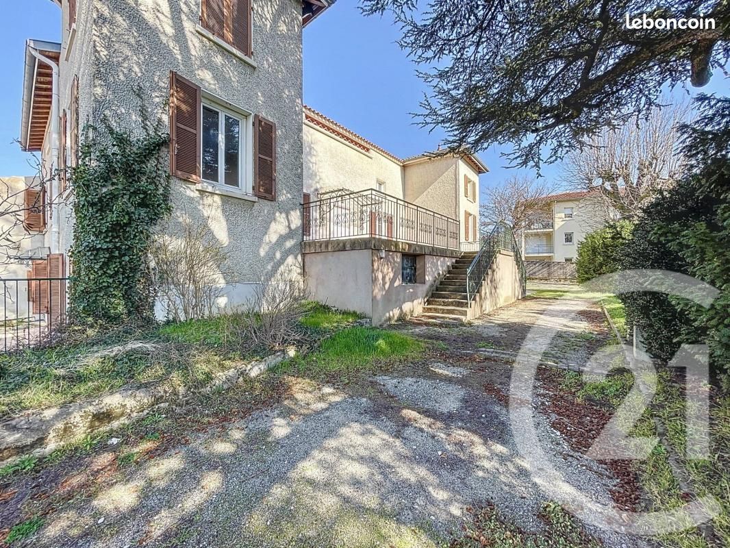 6 bedrooms Apartment in Mornant, France No. 339058