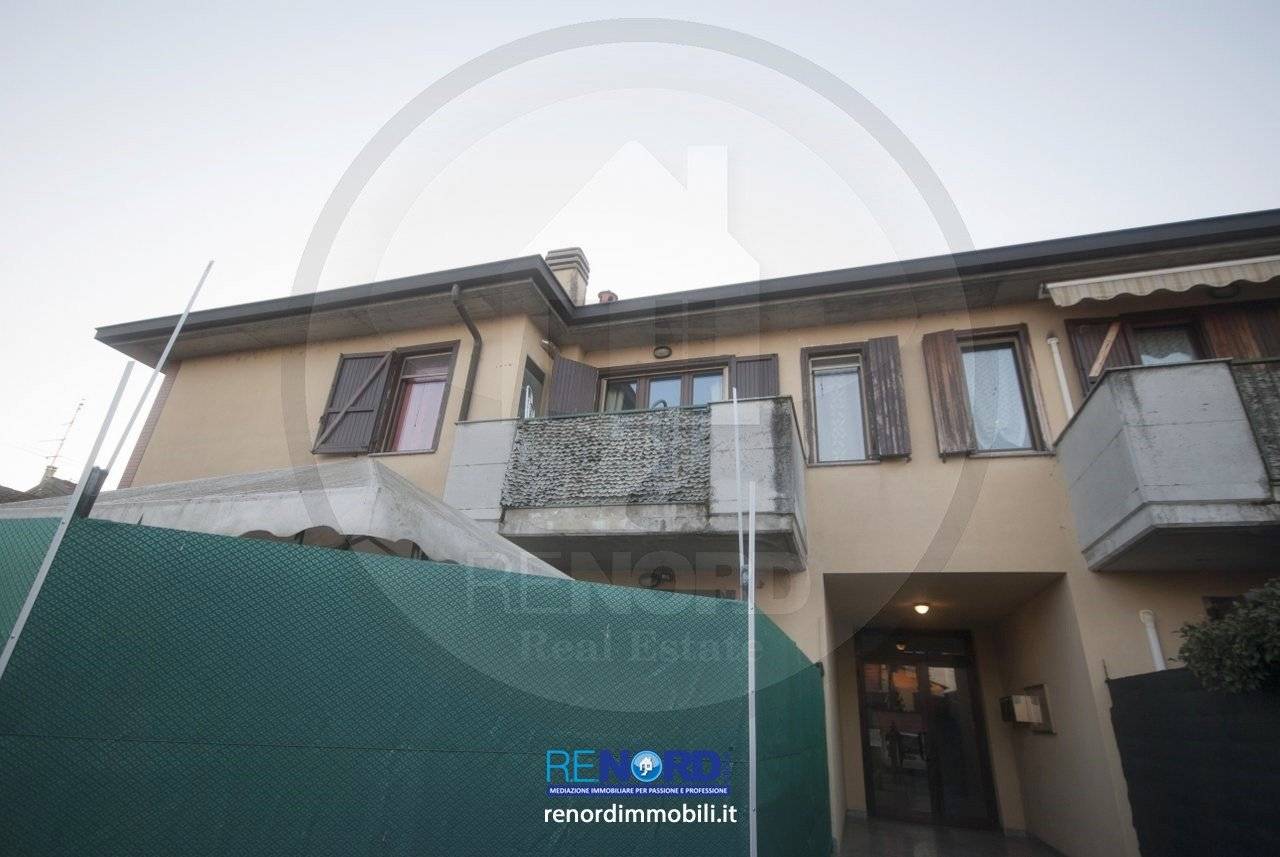 Apartamento T2 em Lardirago, Italy N.º 325811