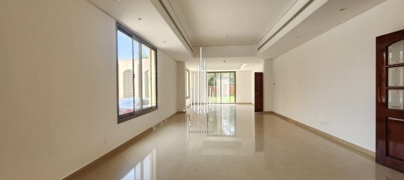 5 bedrooms Villa in Abu Dhabi Gate City, UAE No. 28227 2