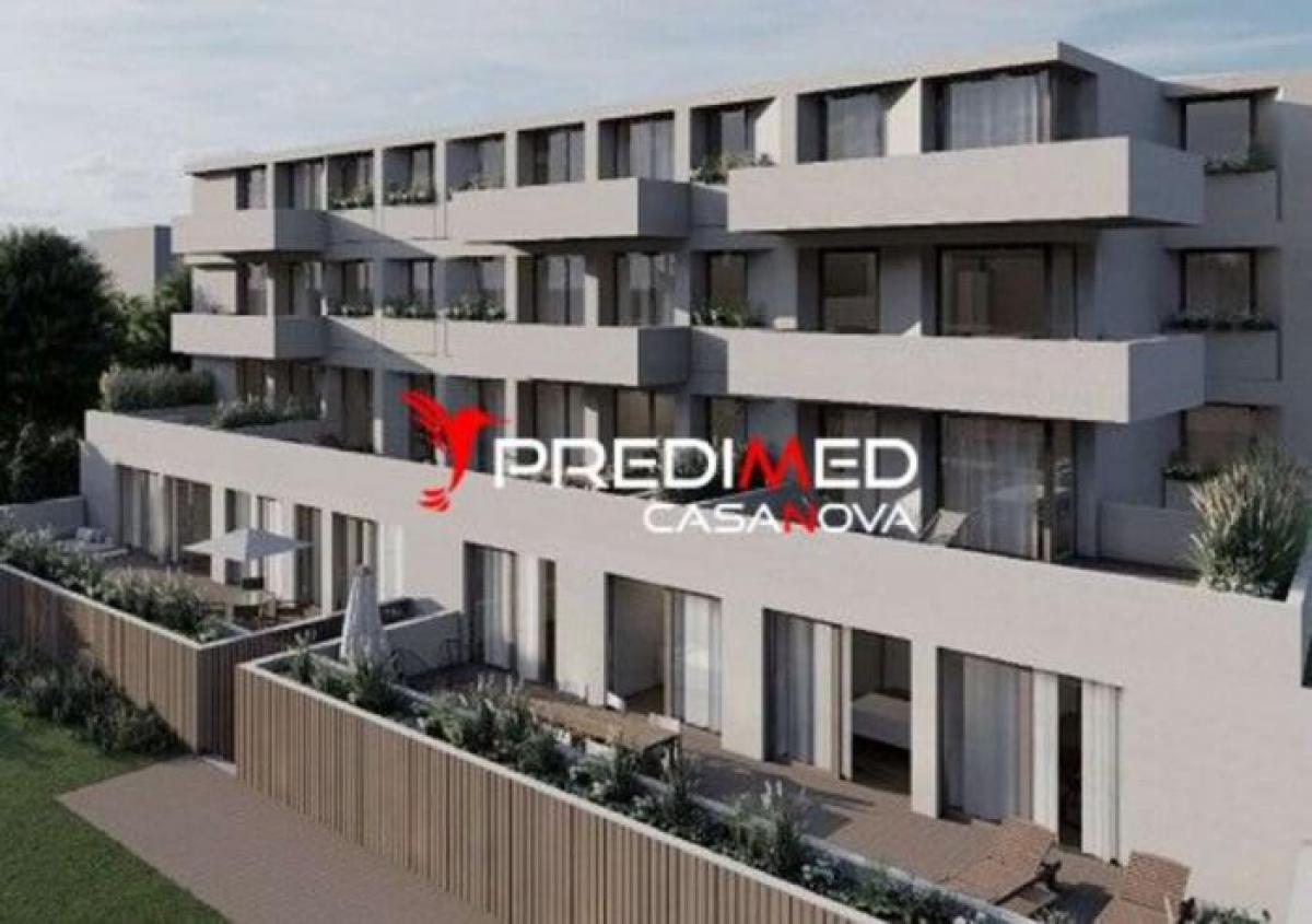 3 bedrooms Apartment in Porto, Portugal No. 4444