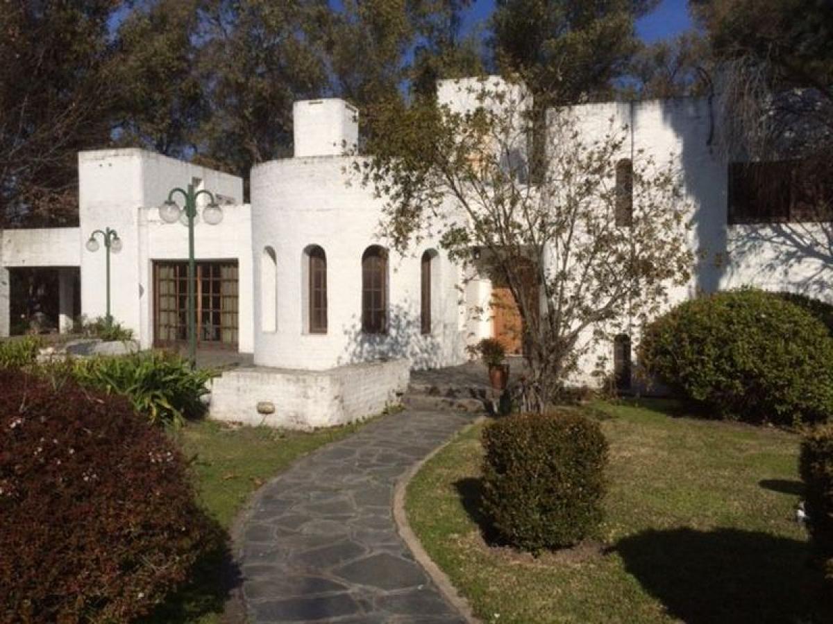 4 bedrooms House in Presidente Peron, Argentina No. 16516