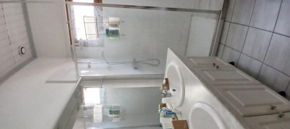 3 bedrooms House in Feurs, France No. 195747 5