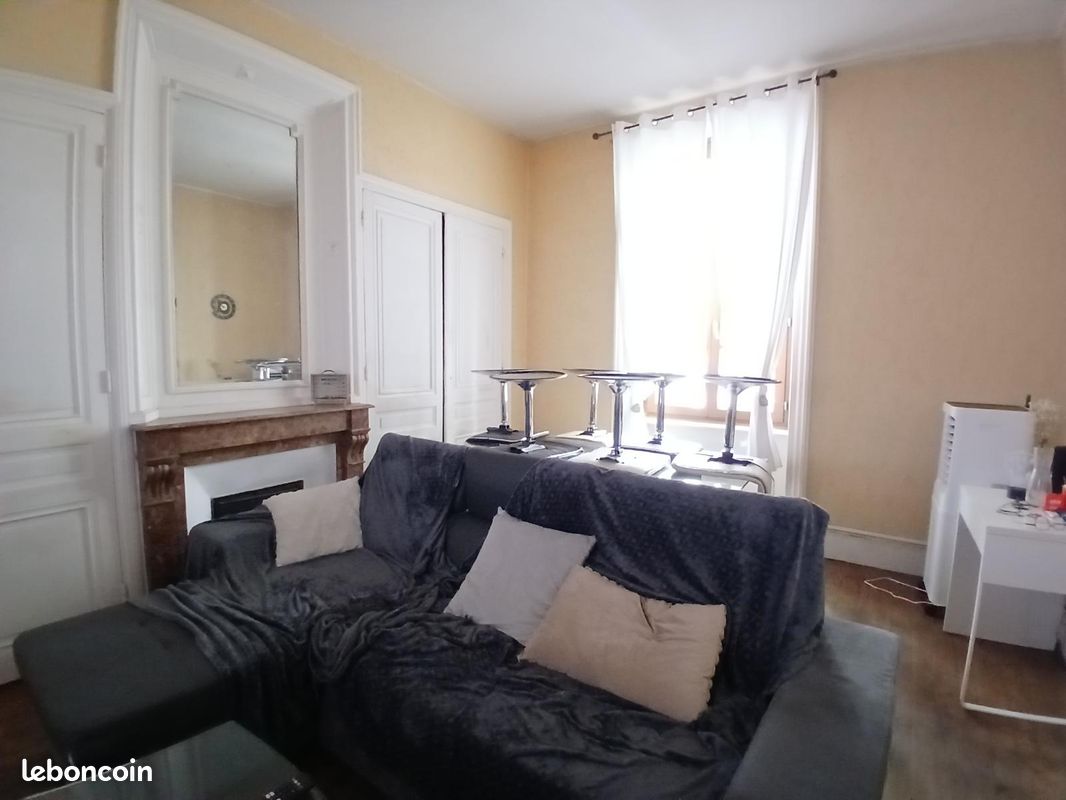 3 bedrooms House in Feurs, France No. 195747