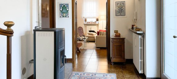 3 bedrooms House in Samarate, Italy No. 166904 11