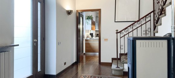 3 bedrooms House in Samarate, Italy No. 166904 15