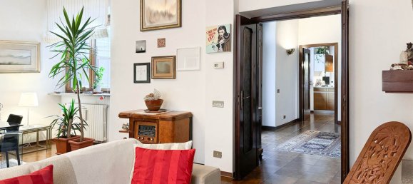 3 bedrooms House in Samarate, Italy No. 166904 12