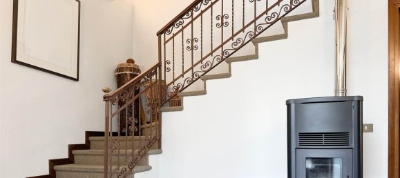 3 bedrooms House in Samarate, Italy No. 166904 19