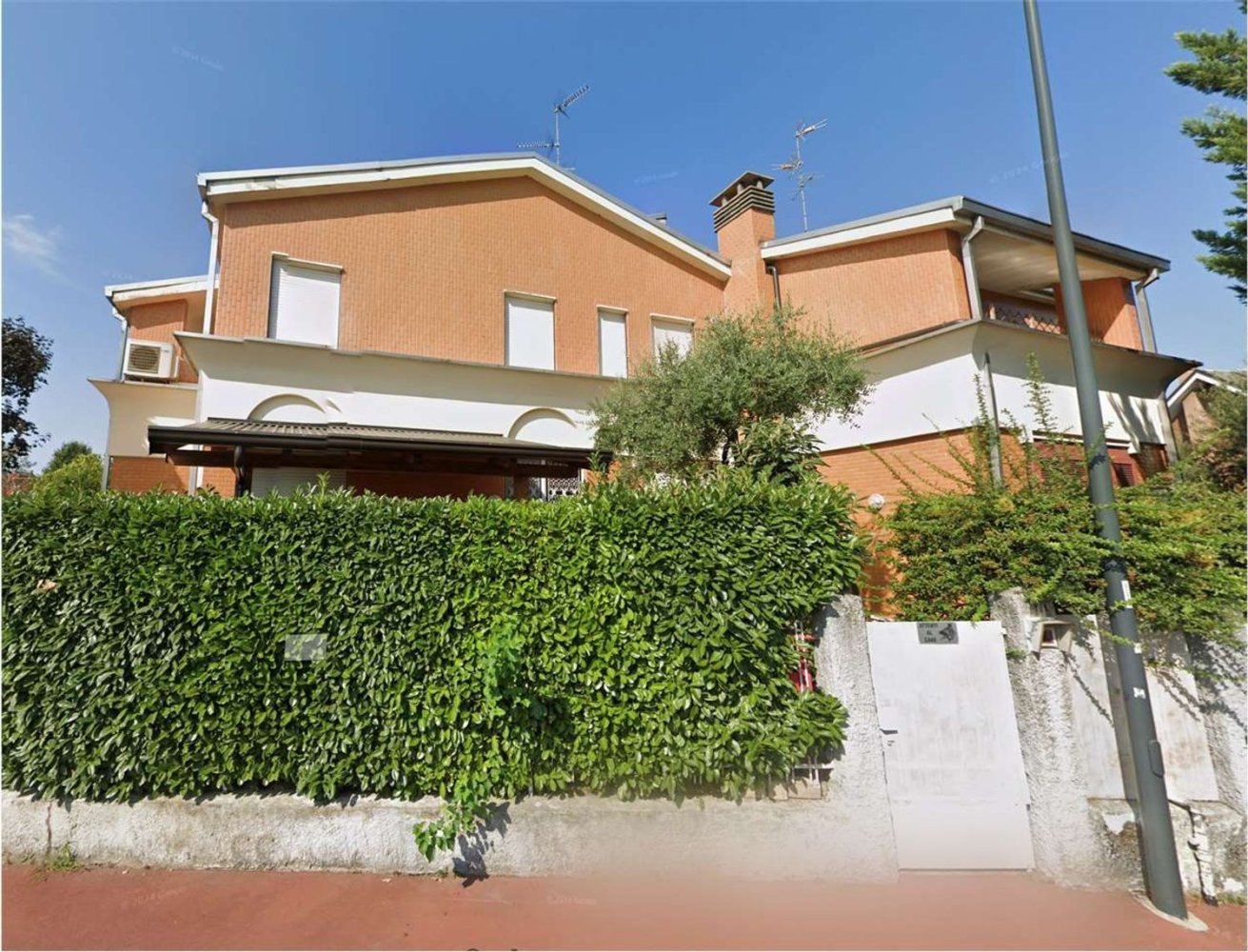 Villa de 5 habitaciónes en Cologno Monzese, Italy No. 186969