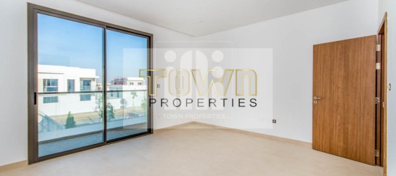 3 bedrooms Villa in Yas Island, UAE No. 5972 4