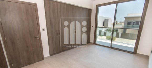 3 bedrooms Villa in Yas Island, UAE No. 5972 10