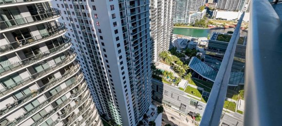 1 Schlafzimmer Gewerbliche Immobilien in Miami, USA, Nr. 615687 10