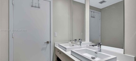 1 Schlafzimmer Gewerbliche Immobilien in Miami, USA, Nr. 615687 20