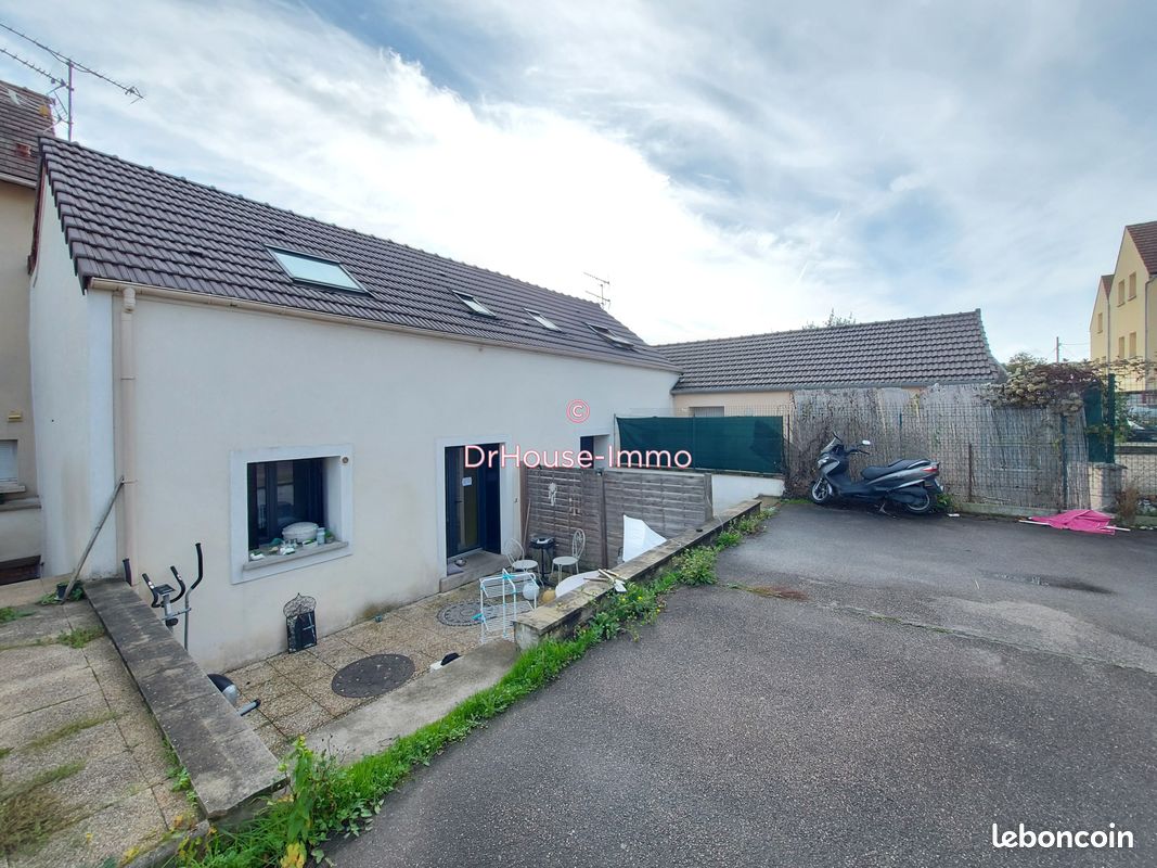 4 chambres Duplex à Mantes-la-Ville, France No. 173998