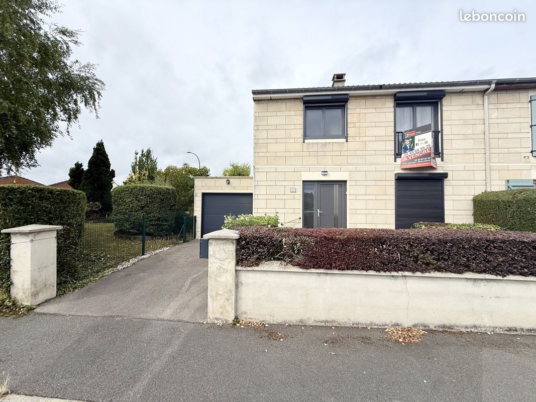 Casa de 3 dormitorios en Amiens, France No. 363025