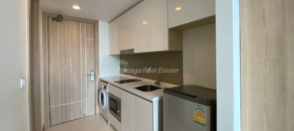 Studio in the Condo in Pattaya, Thailand No. 22947 9