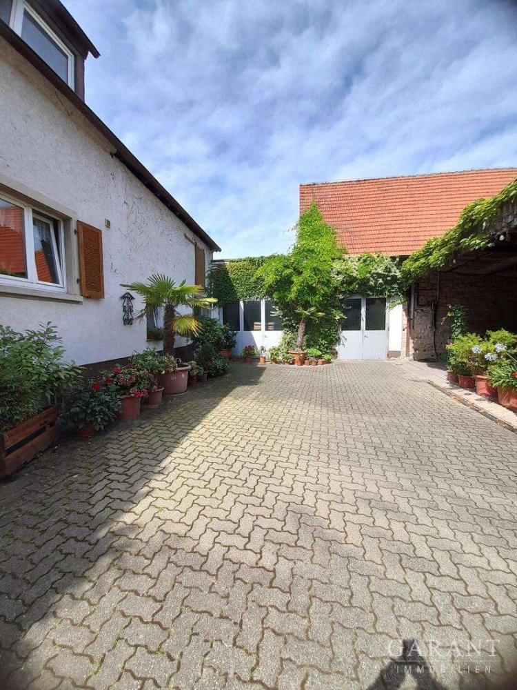 4 rooms Building in Bad Durkheim, Germany No. 117972