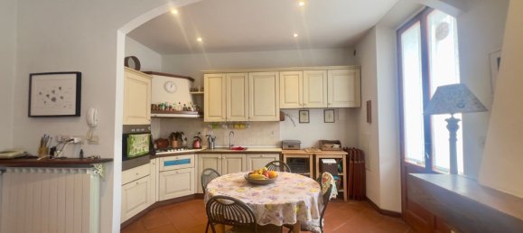 5-Zimmer Haus in Prato, Italy, Nr. 48806 2