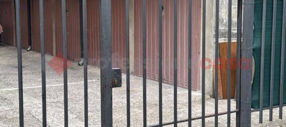 Garaje en Pioltello, Italy 12 m² No. 379386 3