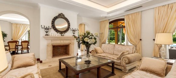8 bedrooms Villa in Marbella, Spain No. 261904 4
