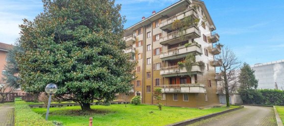 3 bedrooms Penthouse in Buccinasco, Italy No. 6332 42