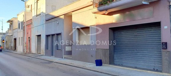 164m² Commercial property in Racale, Italy No. 274776 3