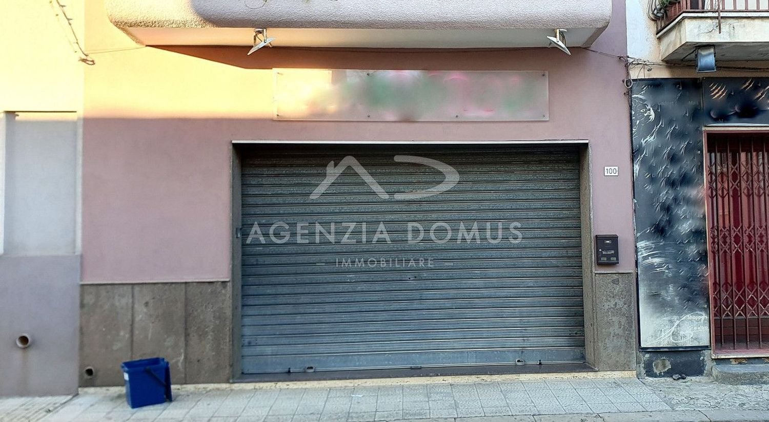 164m² Commercial property in Racale, Italy No. 274776