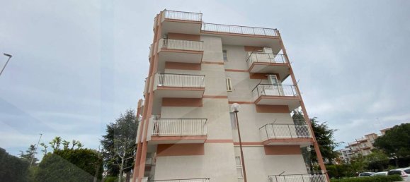 3 rooms Apartment in Molfetta, Italy No. 28490 11