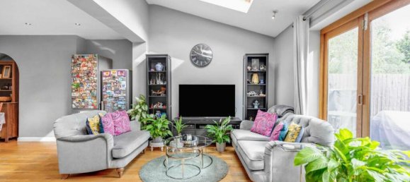 4 bedrooms House in Surbiton, United Kingdom No. 10227 4