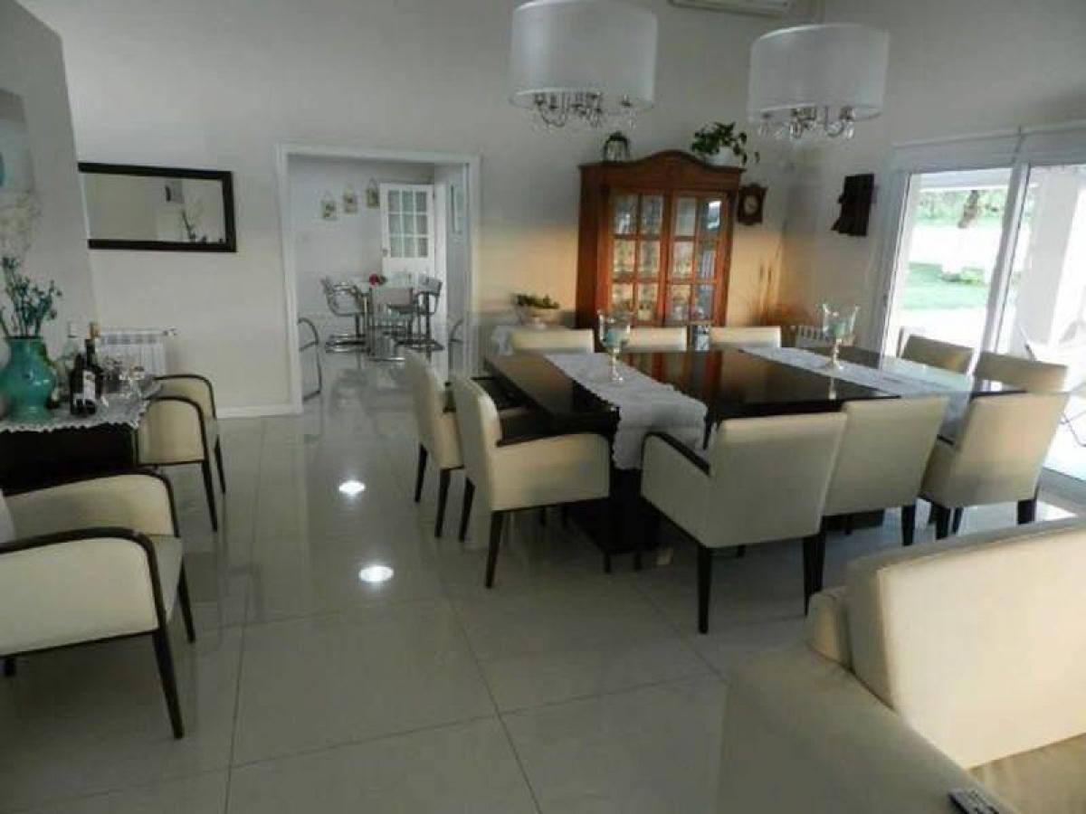 5 bedrooms House in Cordoba, Argentina No. 4902