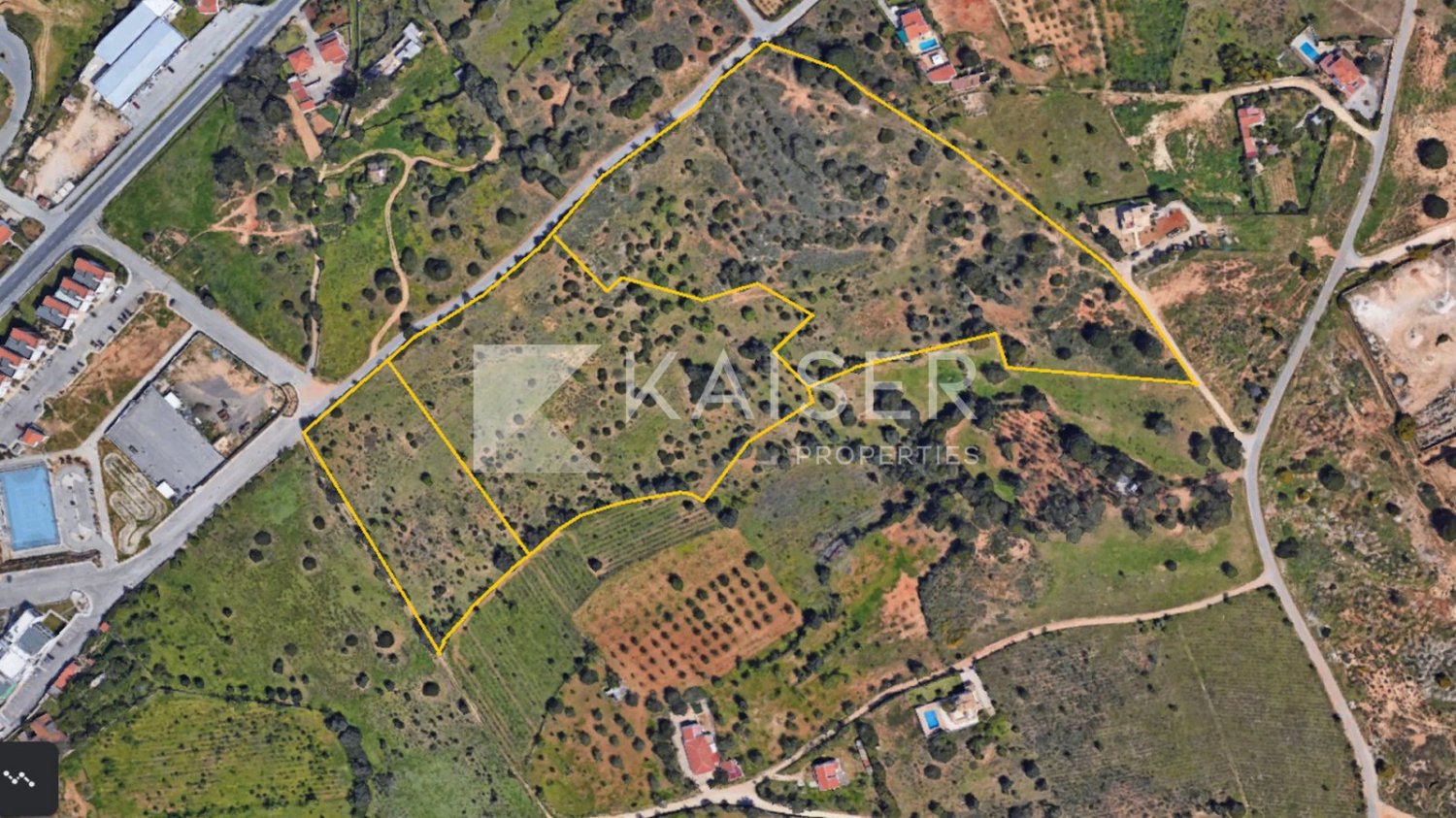  Land in Porches, Portugal No. 356080