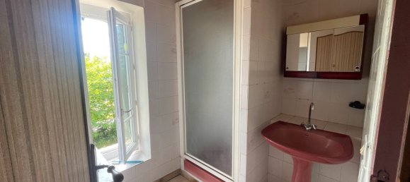 Casa de 5 dormitorios en Guilly, France No. 265766 10